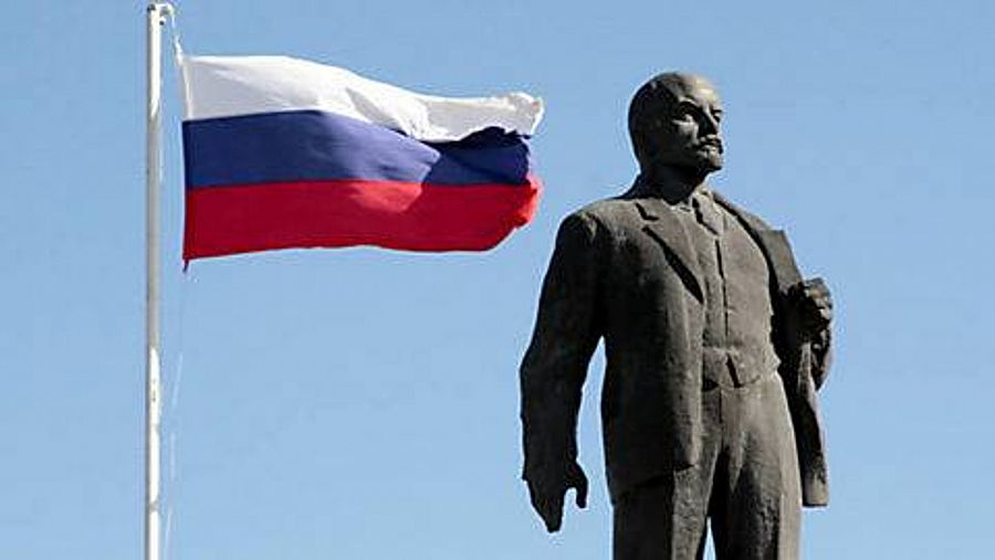 Estatua de Lenin en Bakhchysarai, Crimea.