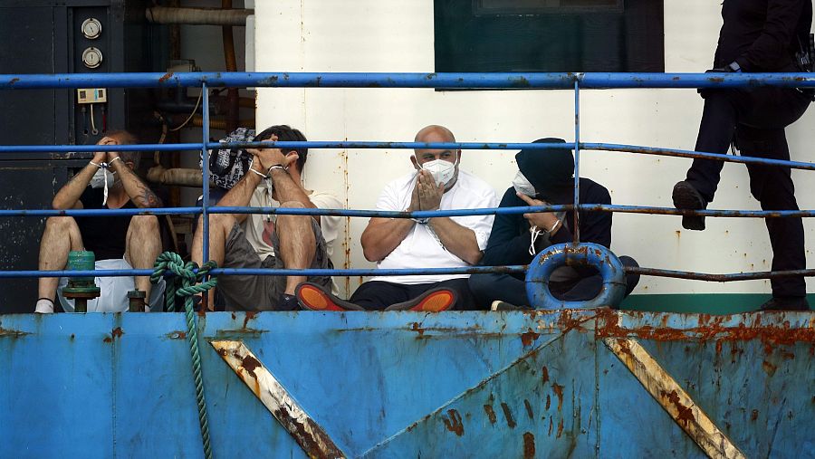 Cuatro de los cinco detenidos del pesquero AKT 1, interceptado al sur de Canarias.