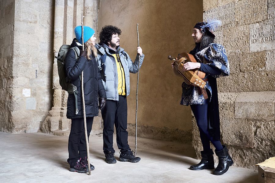 Marta Hazas y Touri en el Camino de Santiago