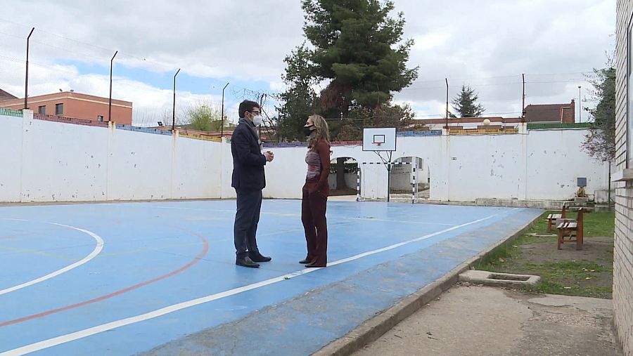 Las canchas callejeras son lugares en los que suelen moverse estos grupos violentos.