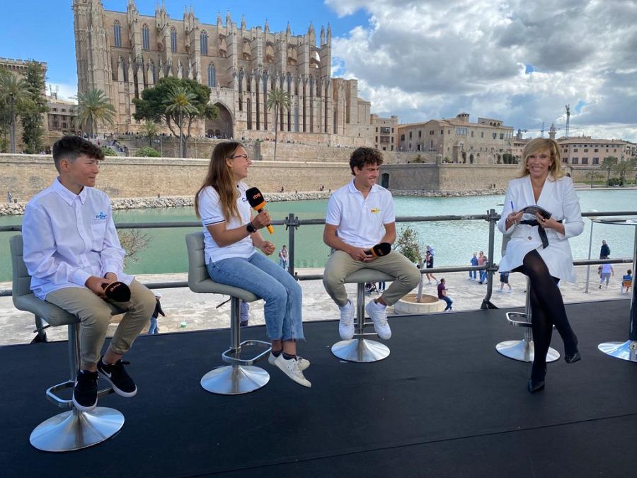 Con los jóvenes regatistas