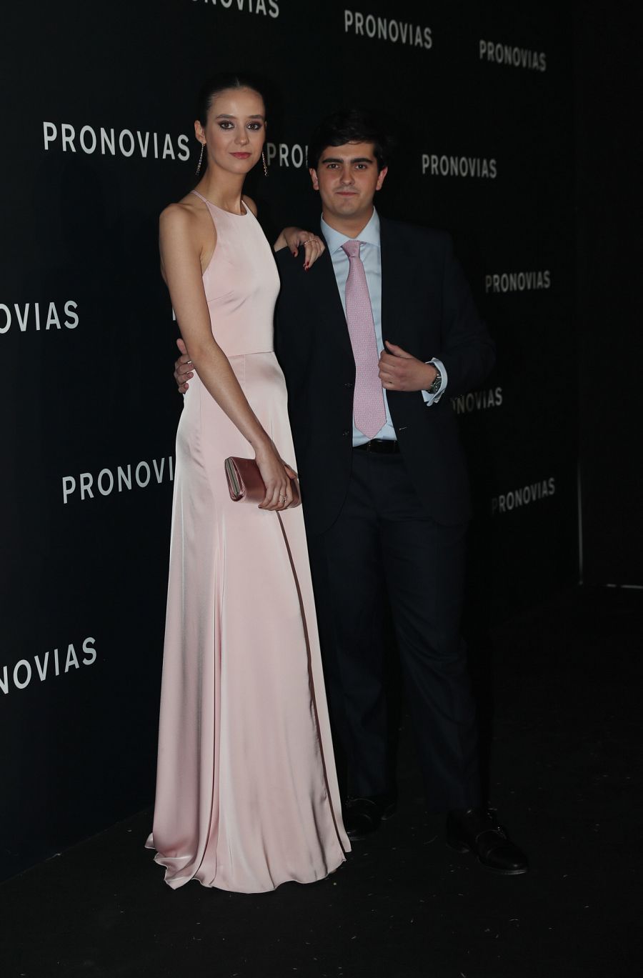 Victoria Federica y Jorge Bárcenas posan en la Barcelona Bridal Fashion Week