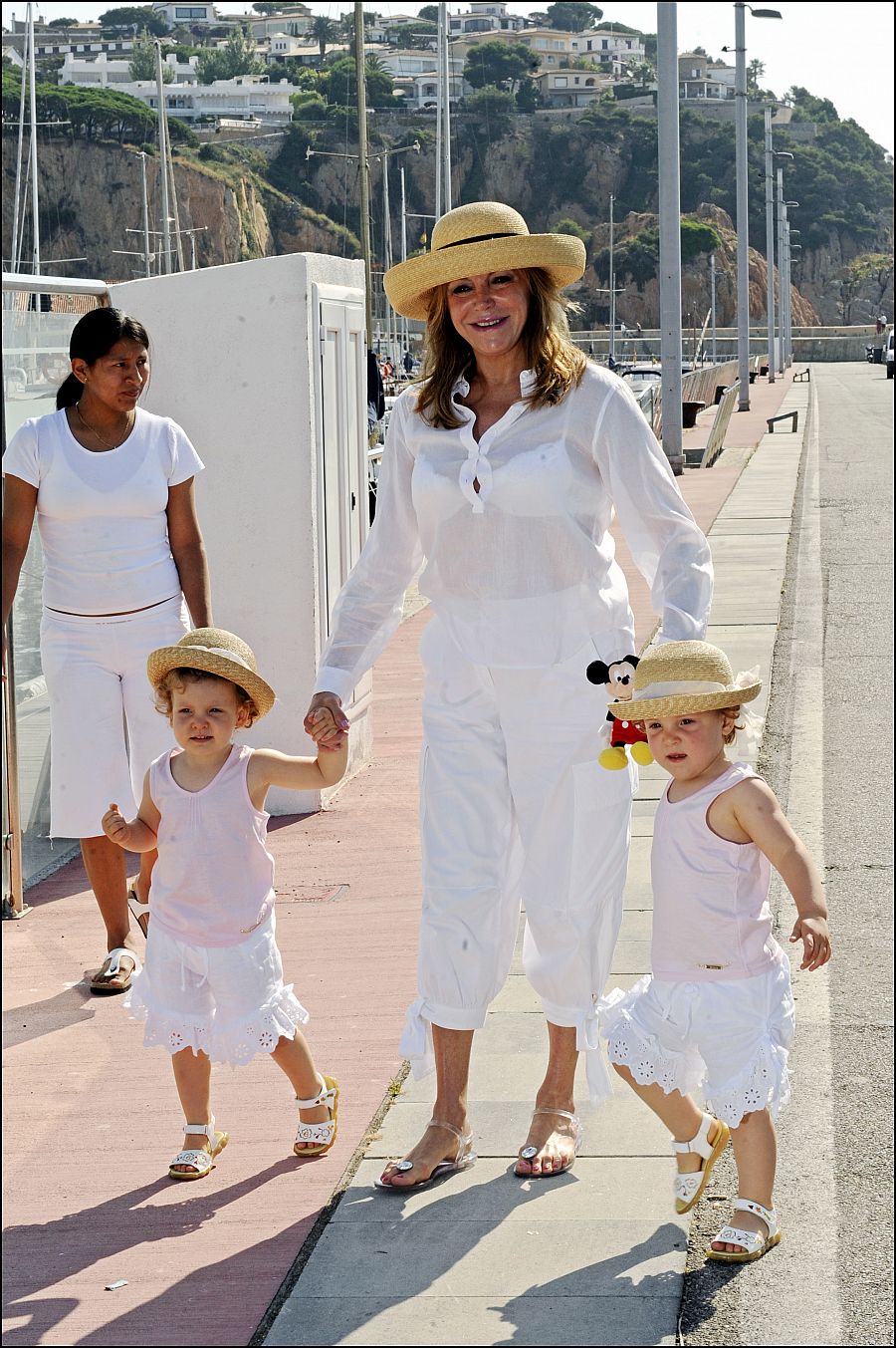 La baronesa Thyssen disfruta de unas vacaciones junto a sus hijas María del Carmen y Guadalupe Sabina