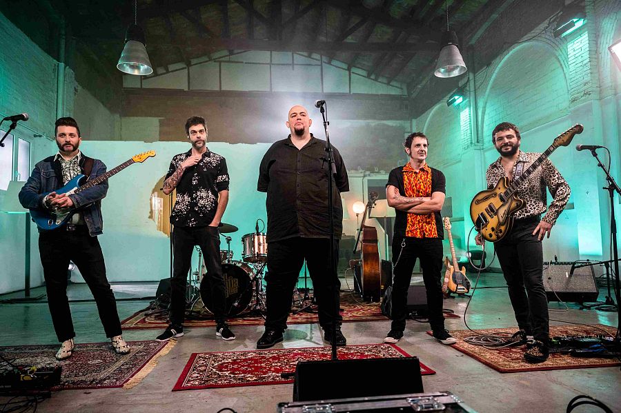 Els membres del grup posant per la foto