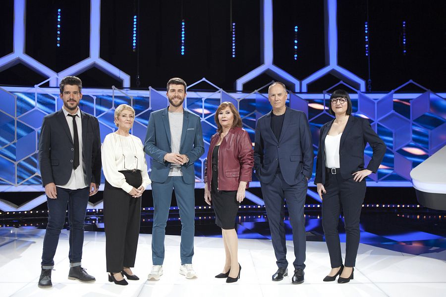 Erundino Alonso, Lilit Manukyan, Paz Herrera, David Leo y Ruth de Andrés con Rodrigo Vázquez