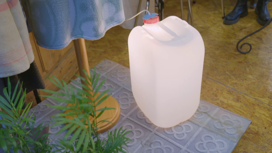 L'Upcycling Barcelona il·lumina les seves instal·lacions amb un recipient de plàstic revaloritzat