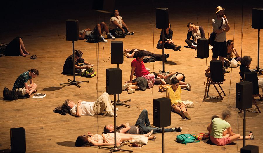 The Murder of Crows (2008) de Janet Cardiff & George Bures Miller en Matadero Madrid