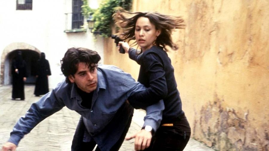 Eduardo Noriega y Natalia Verbeke en 'Nadie conoce a nadie' (1999)