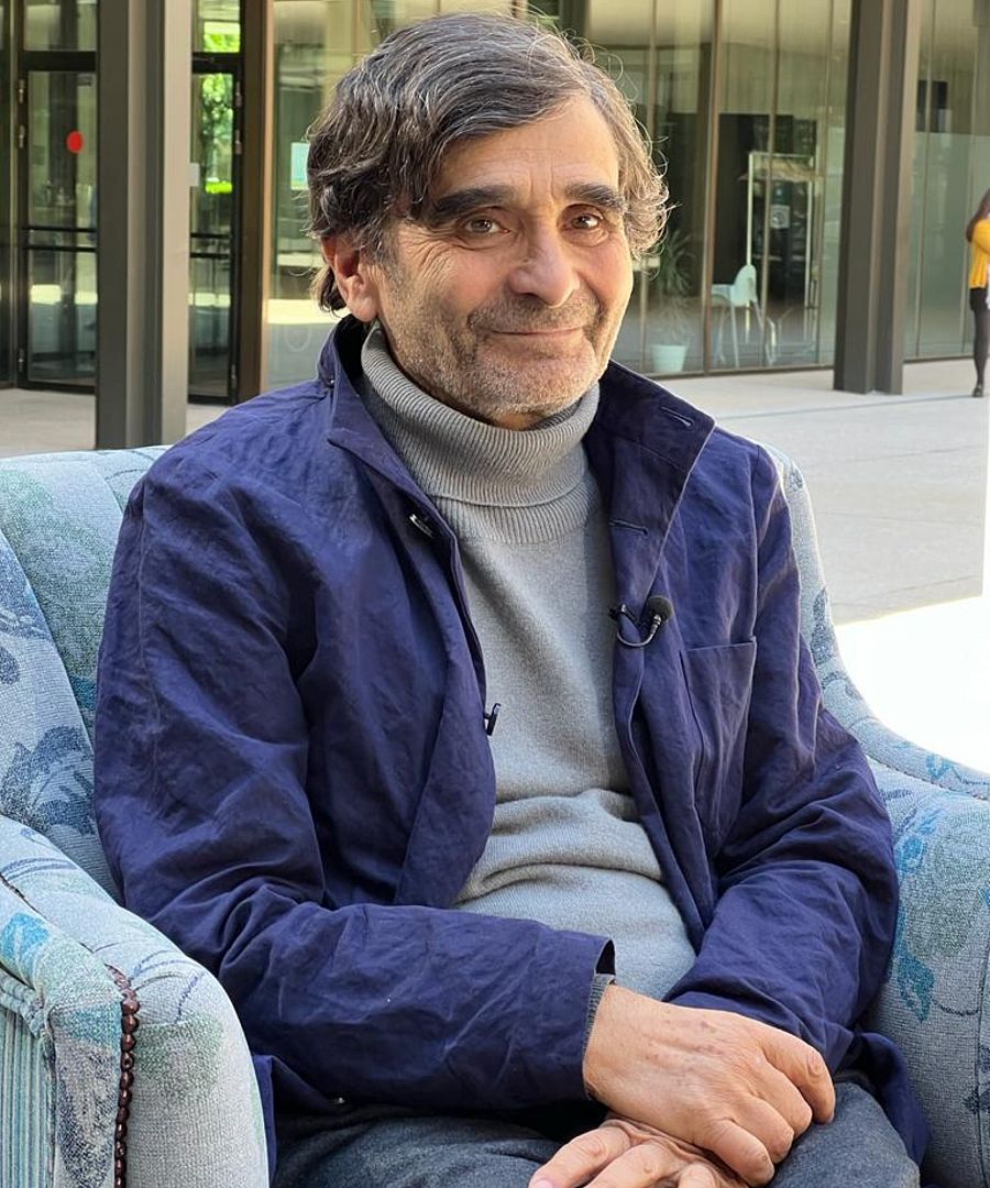 Adolfo Domínguez siempre ha ido un poco más allá dotando sus colecciones de un toque intelectual