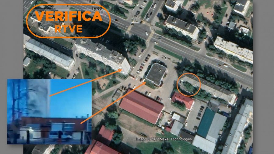 Imagen satelital de Google Earth que indica dónde se lanzaron los cócteles molotov el 4 de mayo en Nizhnevartovsk, Rusia con el sello VerificaRTVE