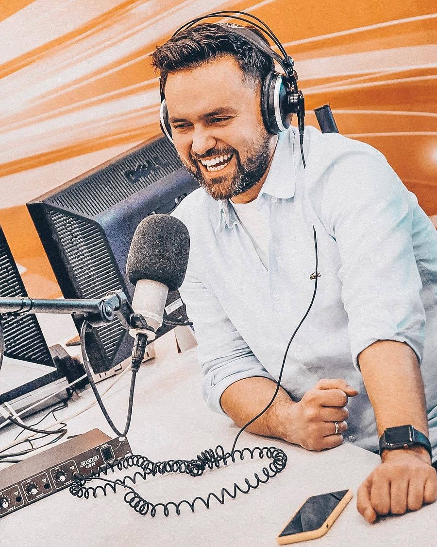 El presentador Timur Miroshnychenko desde Tel Aviv en 2019