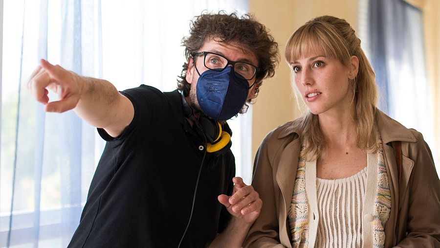 Juan Miguel del Castillo y Natalia de Molina en el rodaje de 'La maniobra de la tortuga'