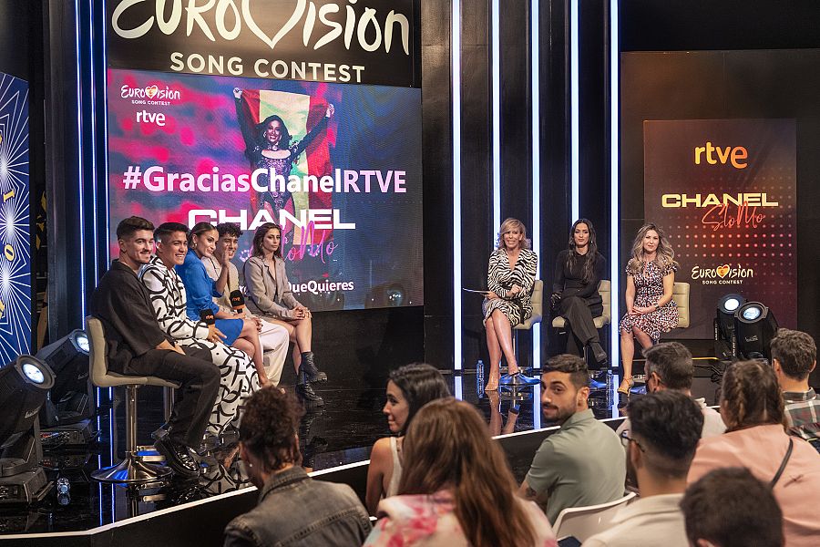 Multitudinaria rueda de prensa con Chanel