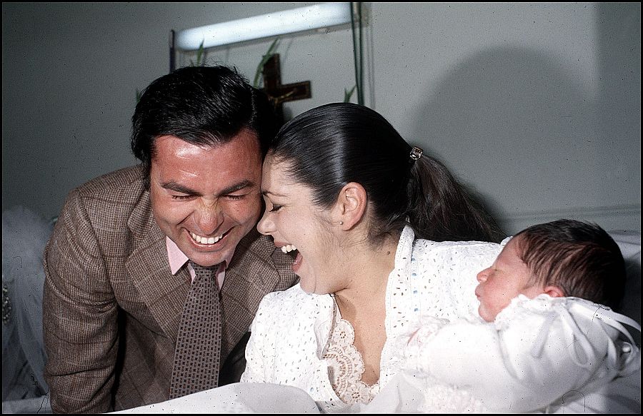 Francisco Rivera 'Paquirri' e Isabel Pantoja el día del nacimiento de Kiko Rivera (9 febrero 1984)