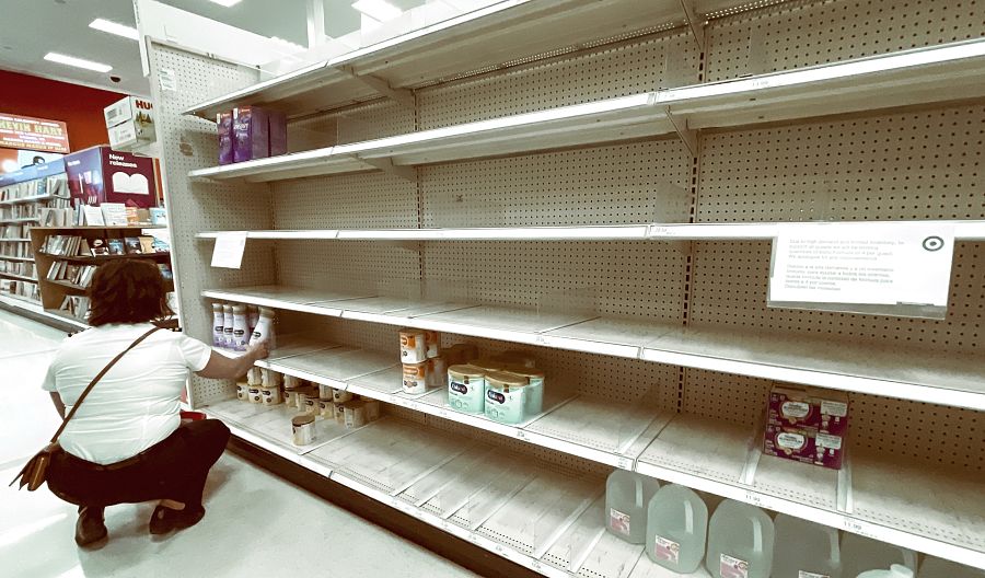 Desabastecimiento de leche de fórmula en Estados Unidos