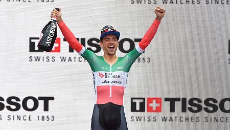 Matteo Sobrero celebra su triunfo en Verona