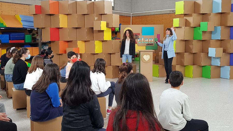 Aprendemos en Clan. El debate - Alumnas y alumnos del Colegio La Palmera (Barcelona)