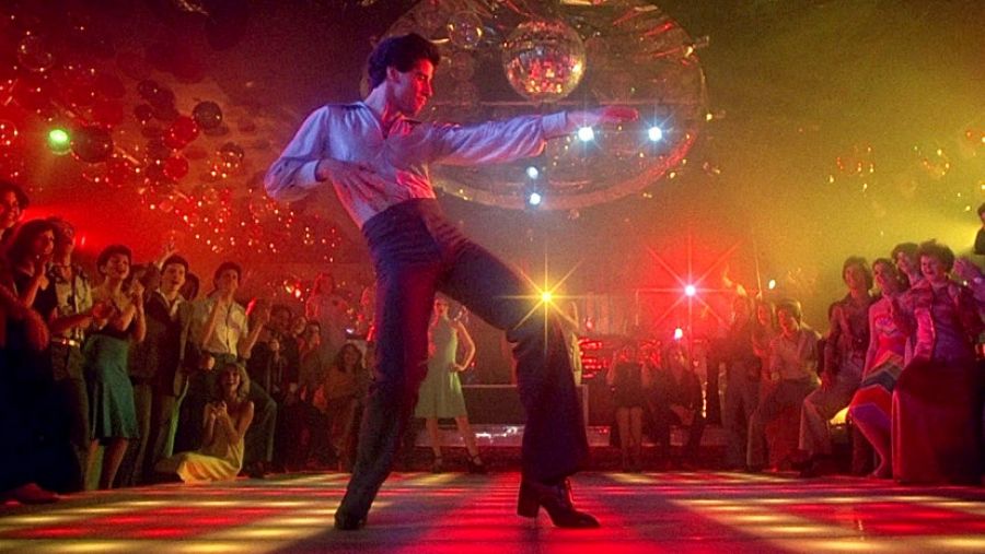 John Travolta es Tony Manero en 'Fiebre del sábado noche' (1977)