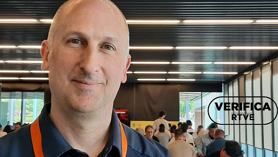 Robert Sell, fundador de Trace Labs, con el sello VerificaRTVE en negro