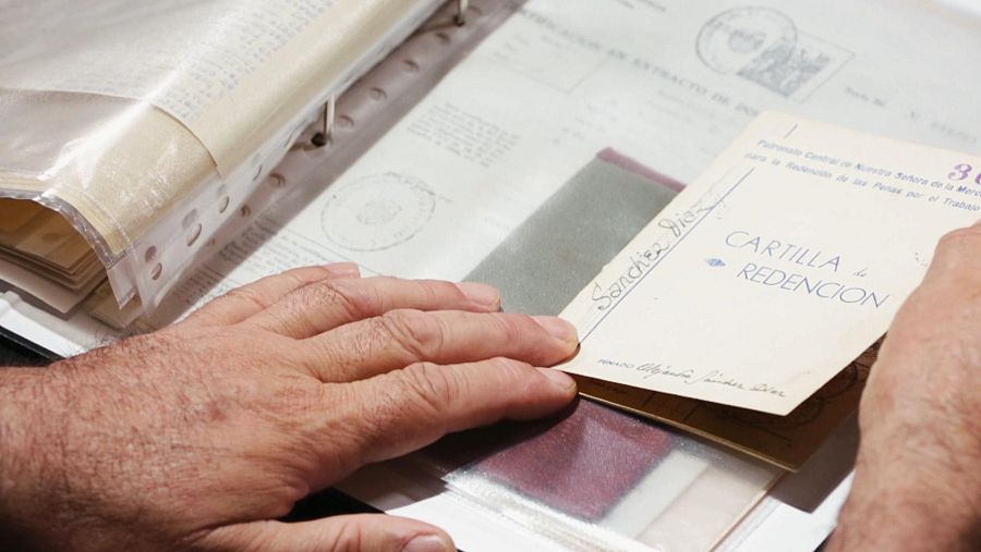 Cartilla de Redención de Penas por el Trabajo de un sindicalista de la UGT, represaliado de la Guerra Civil