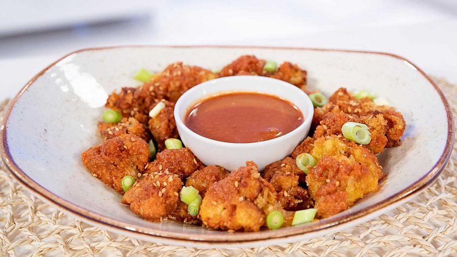 Alitas de coliflor con salsa búfalo