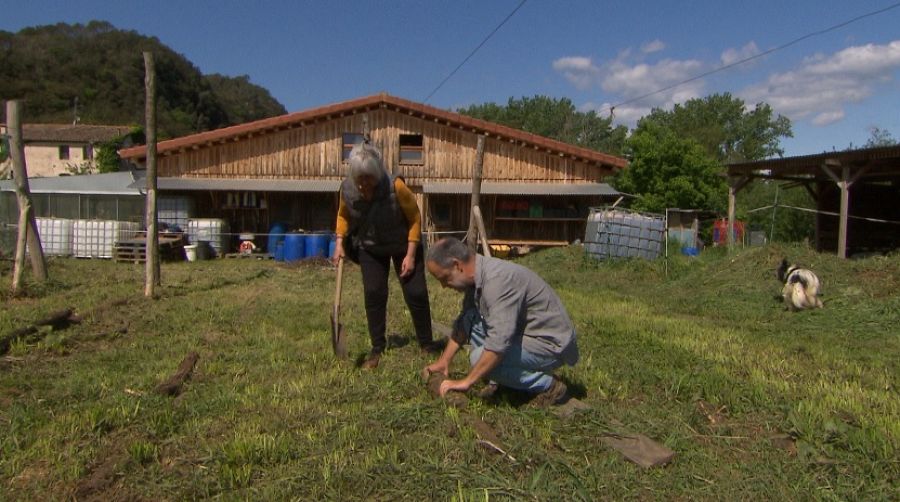 Marc Gràcia, investigador del CREAF, en su finca Mas Planeses en Girona