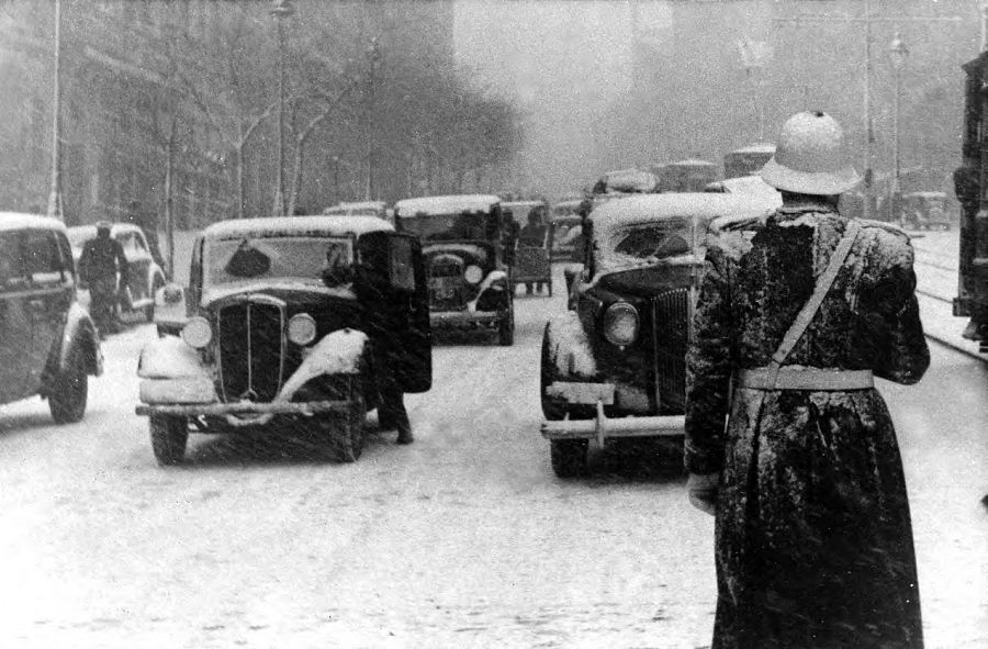 'Atasco en la nieve', (1945)