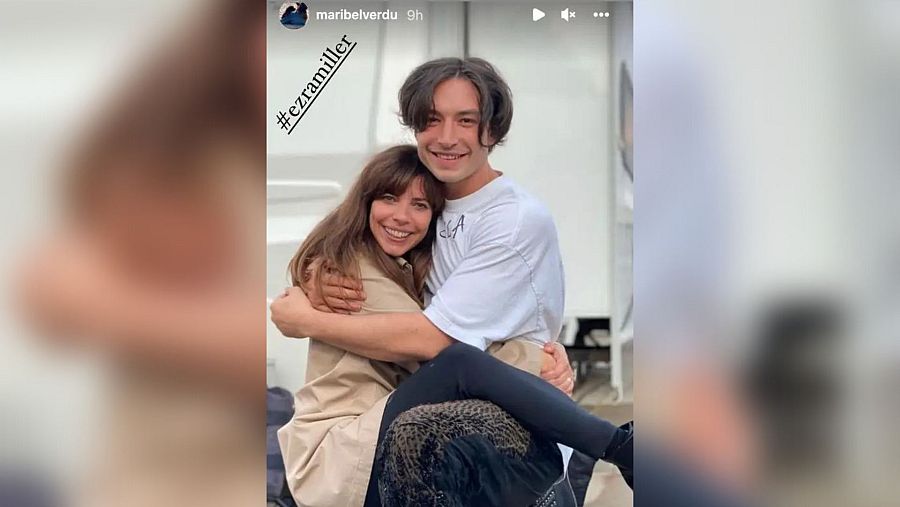 Maribel Verdú y Ezra Miller, madre e hijo en 'The Fash'