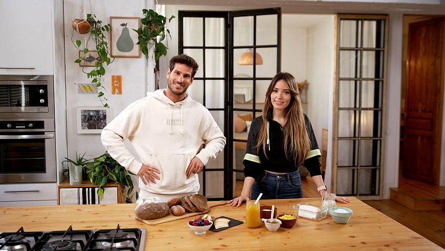 Cesc Escolà i Sara Martínez a la cuina de 'FitMés'