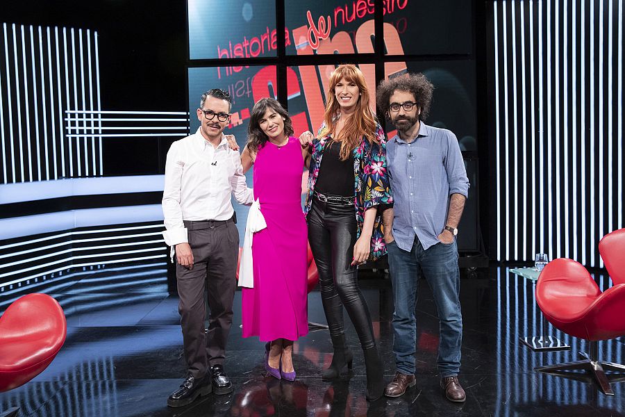 Los invitados al coloquio de esta semana posan en el plató