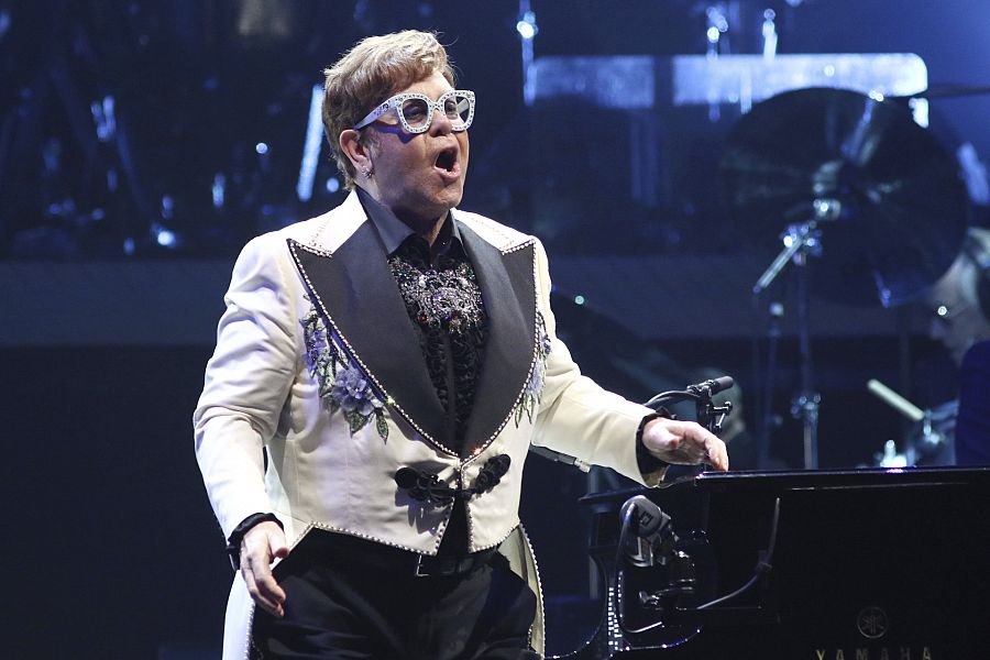  Elton John actúa en su tour de despedida Farewell Yellow Brick Road Tour en Nueva York en febrero de 2022