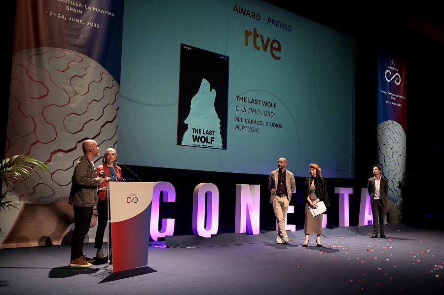 El director de Cine y Ficción de RTVE, José Pastor, entregó el Premio RTVE al Mejor Pitch