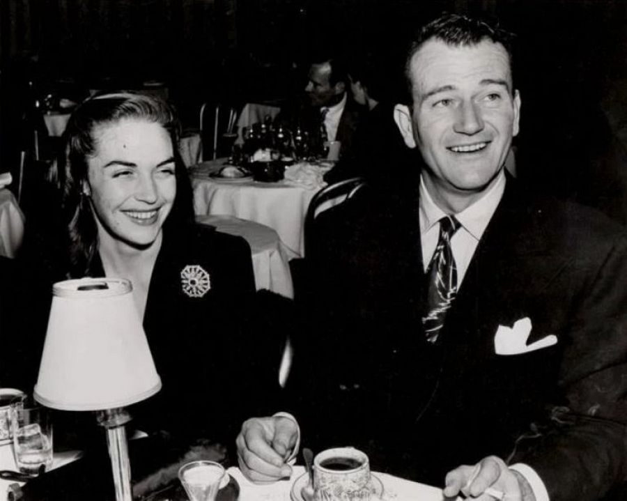 John Wayne y su segunda esposa, Esperanza Baur con la que estuvo casado hasta 1954