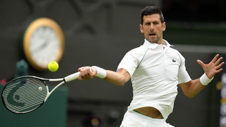 Djokovic superó en cuatro mangas a Kwon y ya está en segunda ronda del 'major' británico