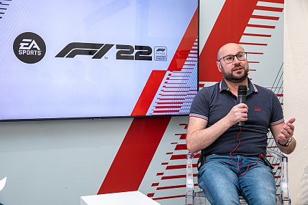 El desarrollador del juego, Lee Mather, durante la presentación de F1 2022 este lunes en Madrid