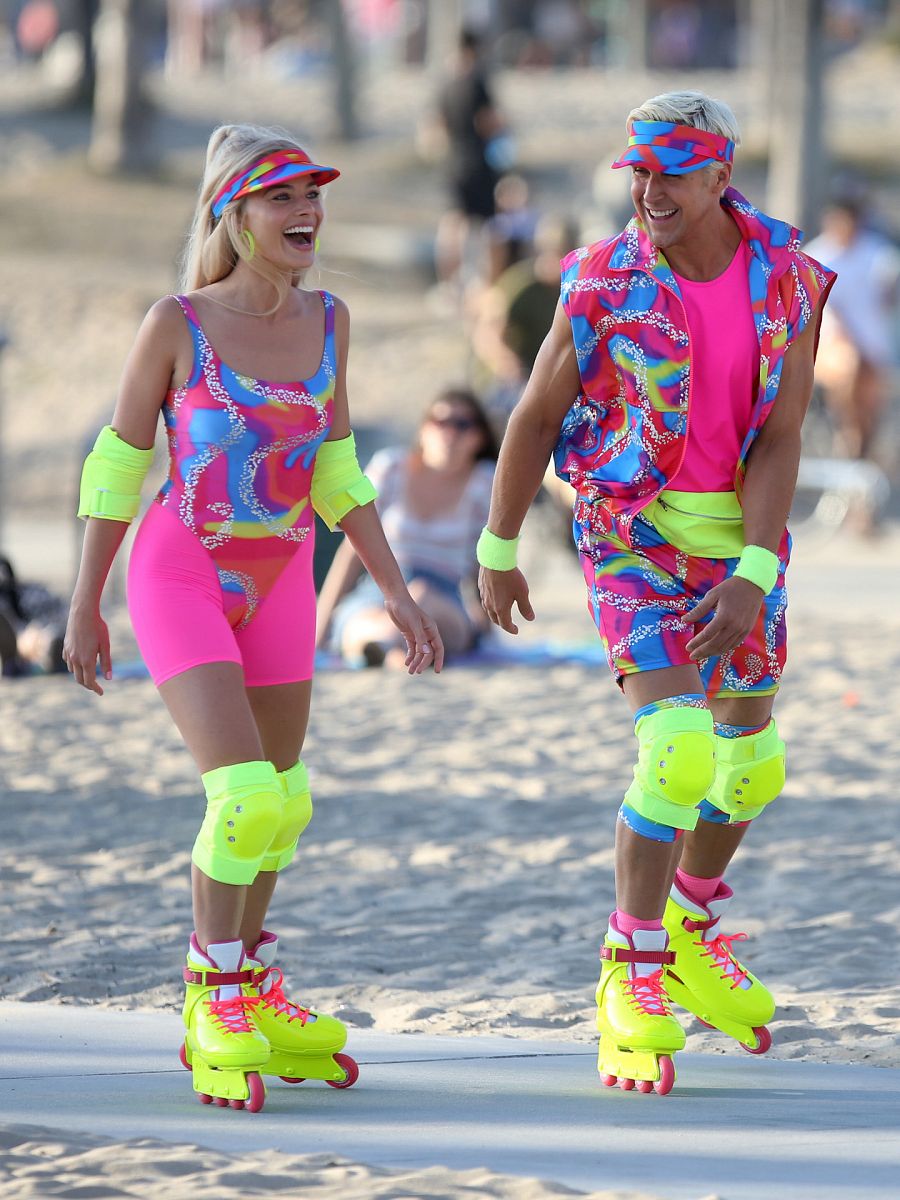 Los actores Ryan Gosling y Margot Robbie grabando una escena de 