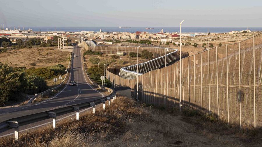 Vistas de la valla de Melilla. 