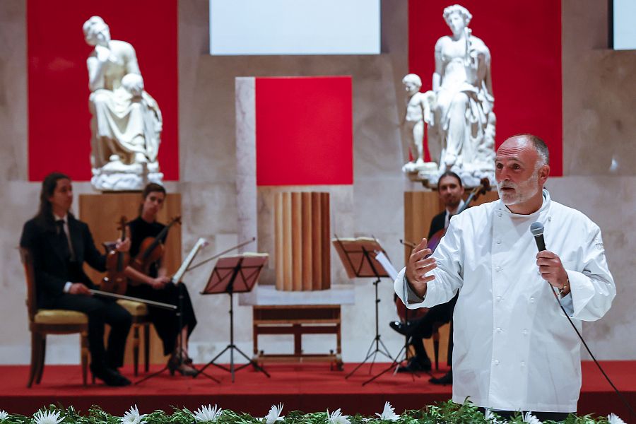 El chef José Andrés durante la cena ofrecida por el presidente del Gobierno español, Pedro Sánchez, en el Museo del Prado