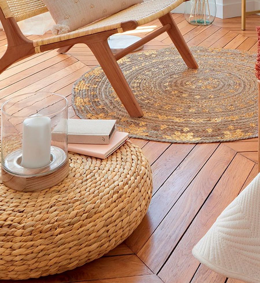 Un buen consejo es utilizar algunos elementos de decoración del interior de la casa, que en invierno utilizamos en otra estancia