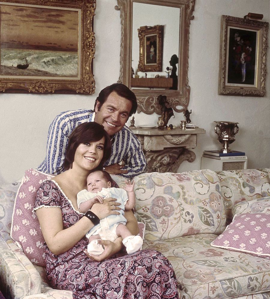 Robert Wagner y Natalie Wood junto a su hija