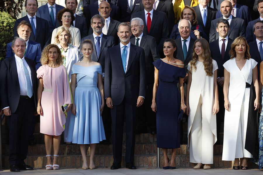 Los reyes y sus hijas presiden los premios Princesa Girona en Barcelona