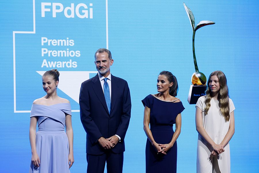 Los reyes y sus hijas durante la ceremonia