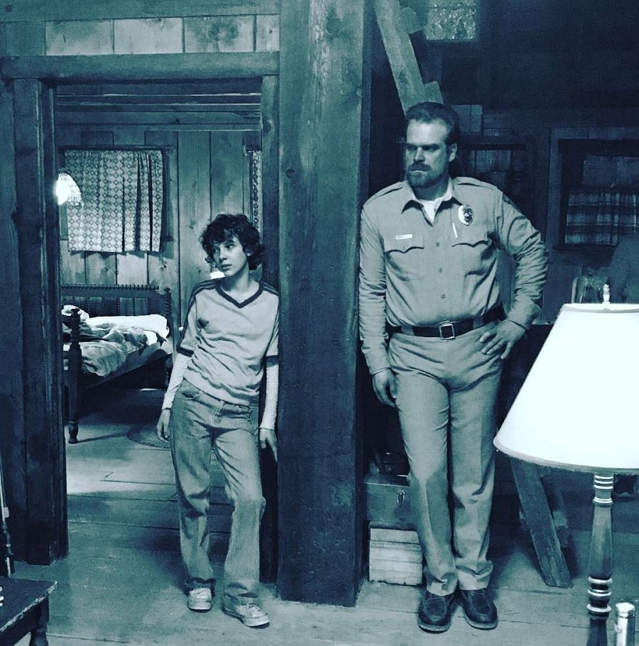 Eleven y Hopper en 'Stranger Things'