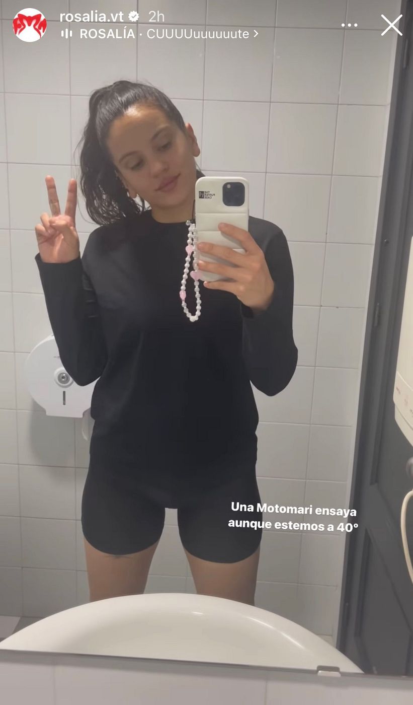 Rosalía sigue con la gracia de 'Motomari' en sus redes sociales