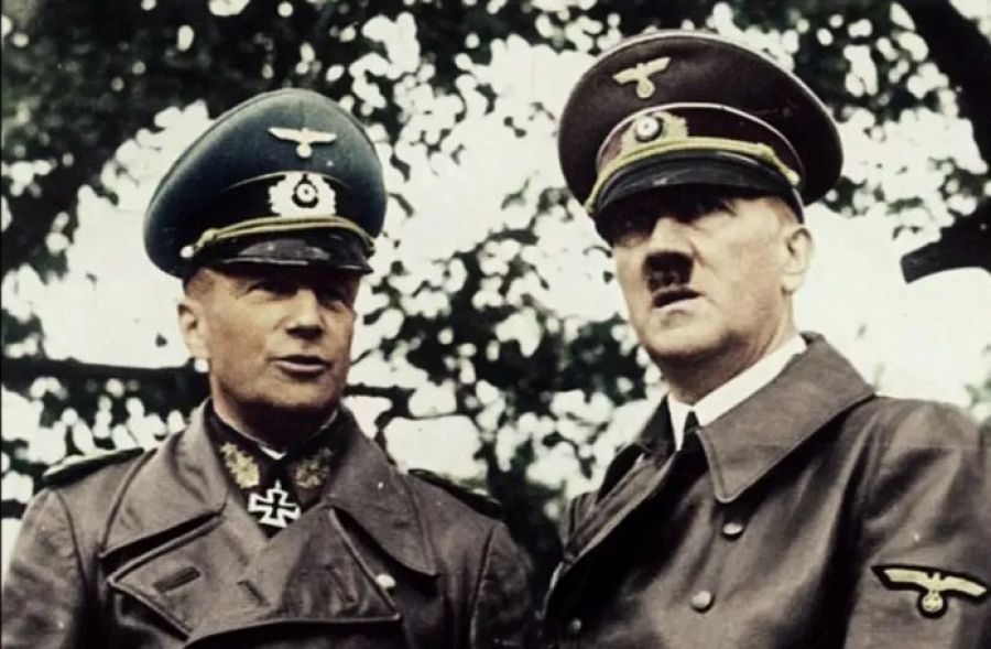 Una imagen coloreada de Adolf Hitler y Walther Von Brauchitsch tomada en Varsovia: es octubre de 1939 y Alemania ha invadido Polonia