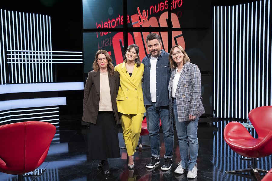 Carles Torras, Elsa Fernández Santos y Jara Yáñez, con Elena S Sánchez