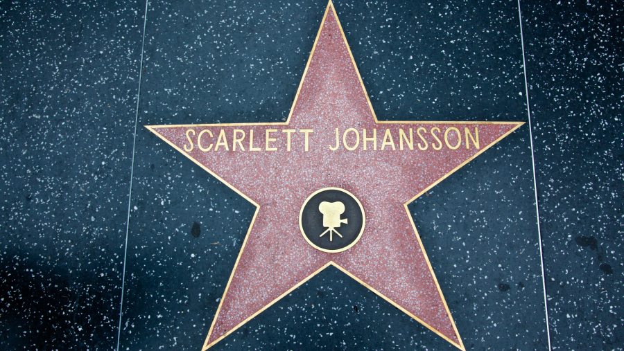 La estrella de Scarlett Johansson en el Paseo de la Fama de Hollywood
