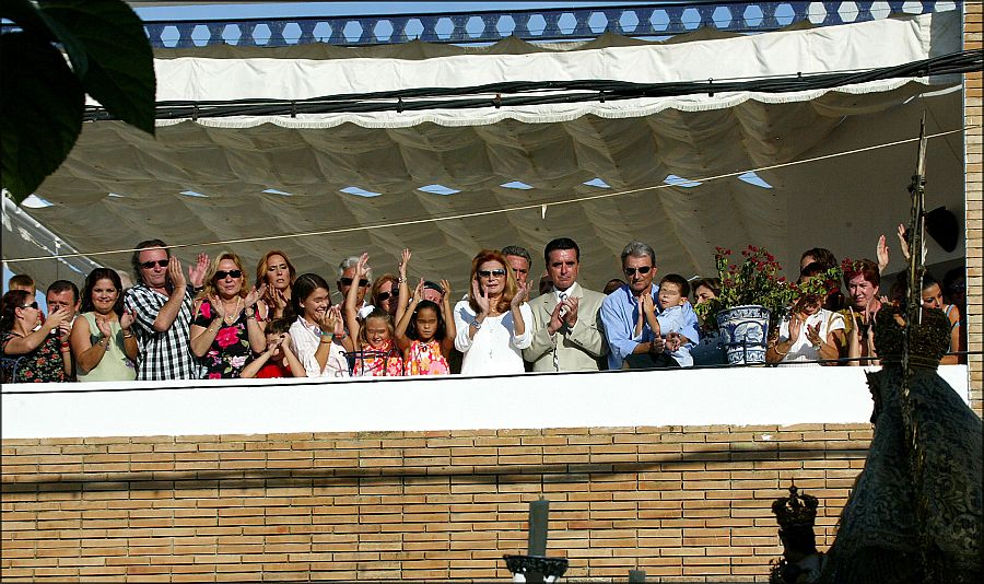 Rocío Jurado junto a toda su familia en Chipiona en 2004