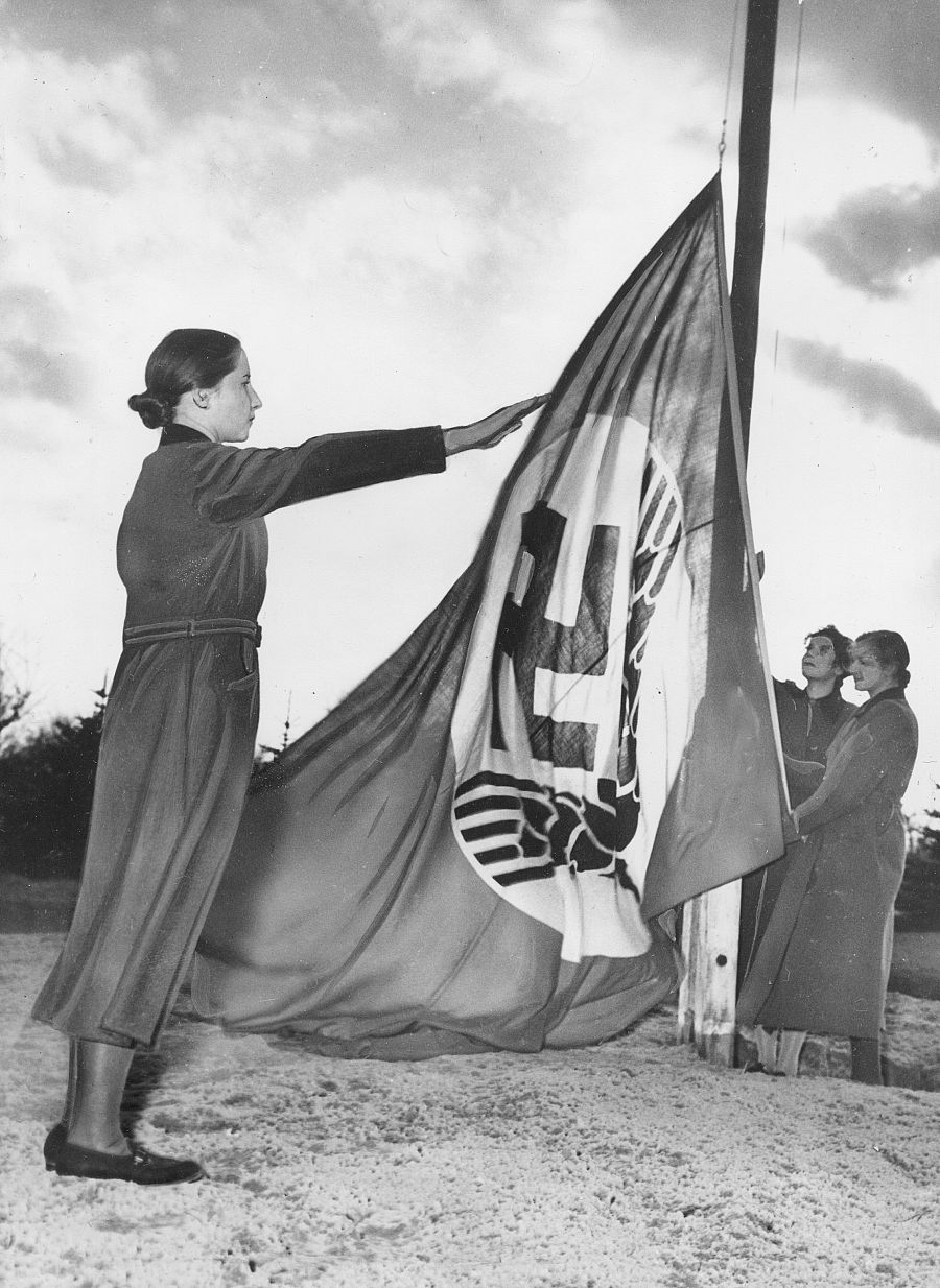 Imagen de archivo de las mujeres del movimiento nazi (1938)