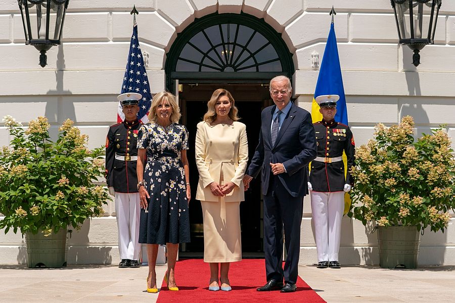 Olena Zelenska junto a Joe y Jill Biden